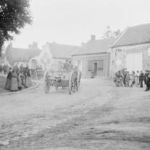 A peine débarquées, les troupes françaises montent au front et sont acclamées en libérateurs par les belges.
