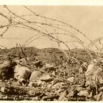 Tranchée allemande de première ligne à la Fille-Morte. A moins de 80 mètres, sur la crête, la première ligne française.